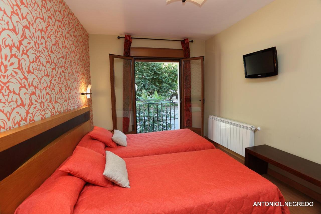 Hotel Hc Sigueenza Екстер'єр фото