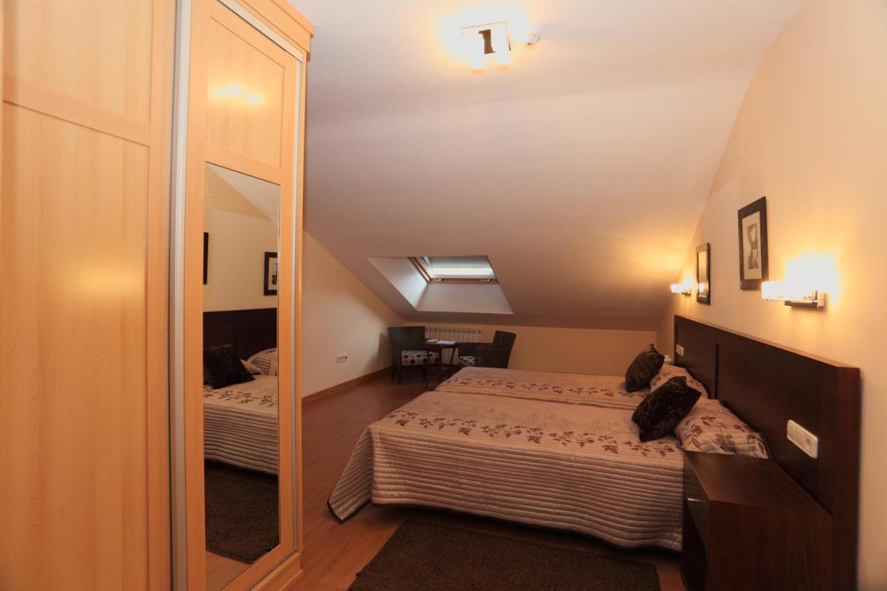 Hotel Hc Sigueenza Екстер'єр фото